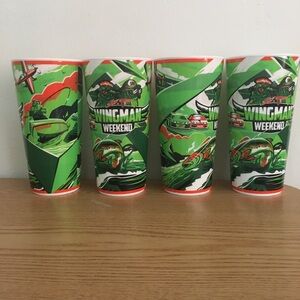 New Bundle Of 4 Hooters Wingman Plastic Cups